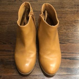 Old Navy tan booties